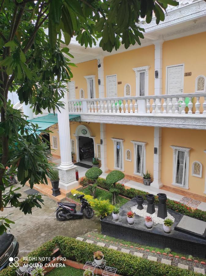 Hotel Nayora Prabumulih Perabumulih エクステリア 写真