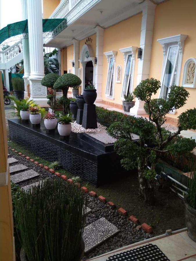 Hotel Nayora Prabumulih Perabumulih エクステリア 写真