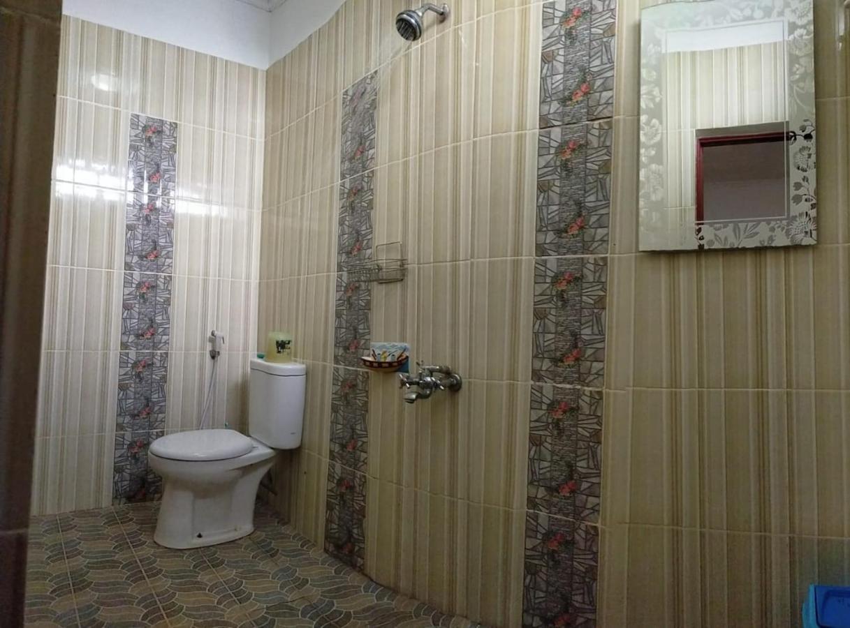 Hotel Nayora Prabumulih Perabumulih エクステリア 写真