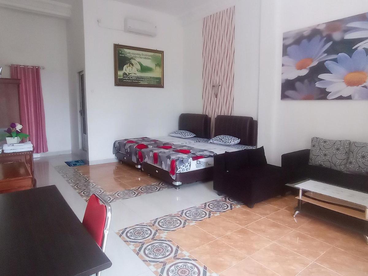 Hotel Nayora Prabumulih Perabumulih エクステリア 写真