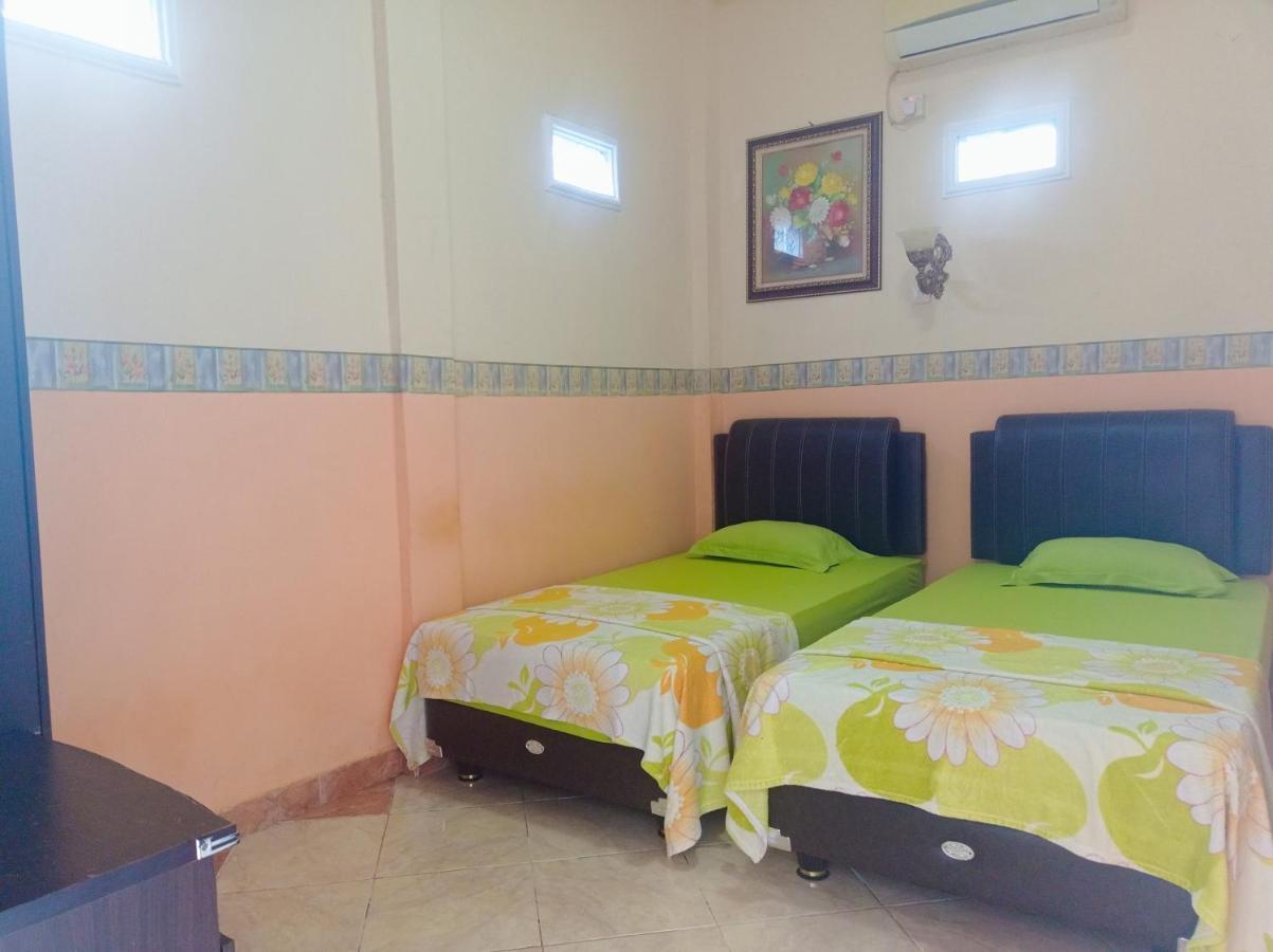 Hotel Nayora Prabumulih Perabumulih エクステリア 写真